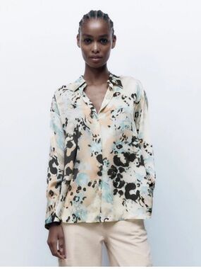 Zara Abstract Print Button-Down Blouse in Cream, Blue & Black Size XSMALL
